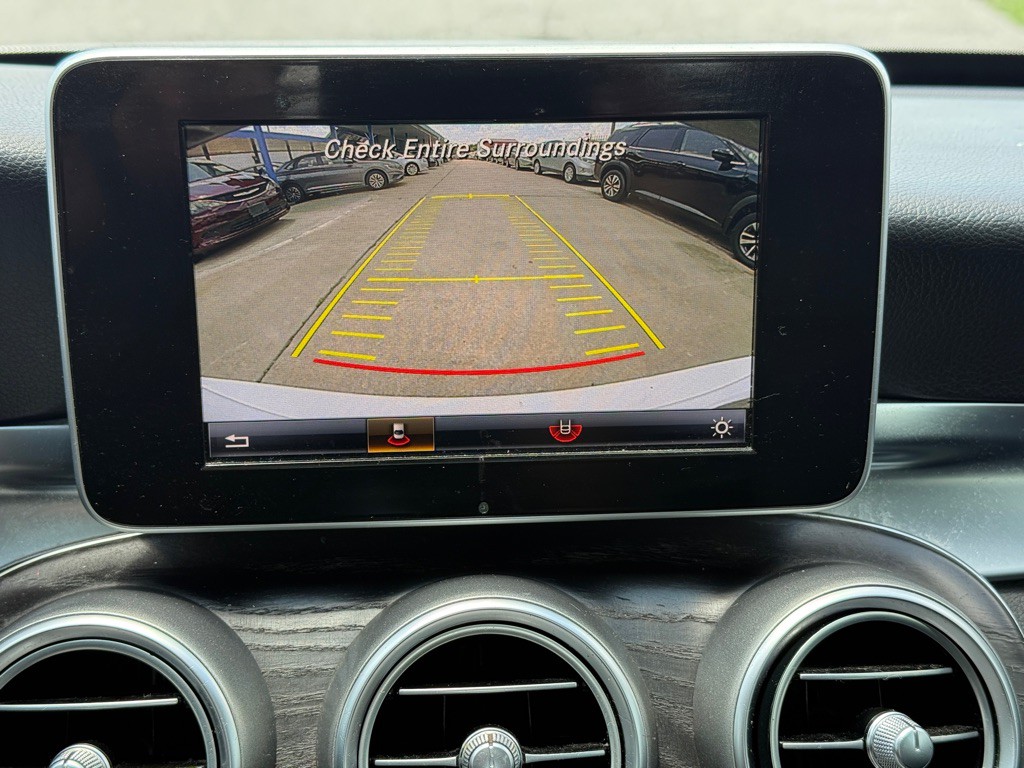 2015 Mercedes-Benz C-Class Image 18