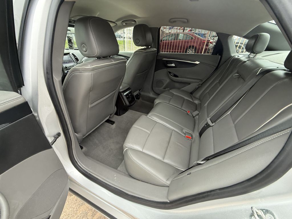 2016 Chevrolet Impala Image 12