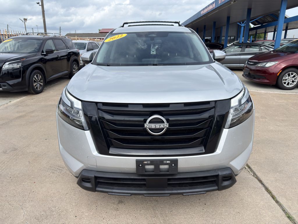 2022 Nissan Pathfinder Image 2