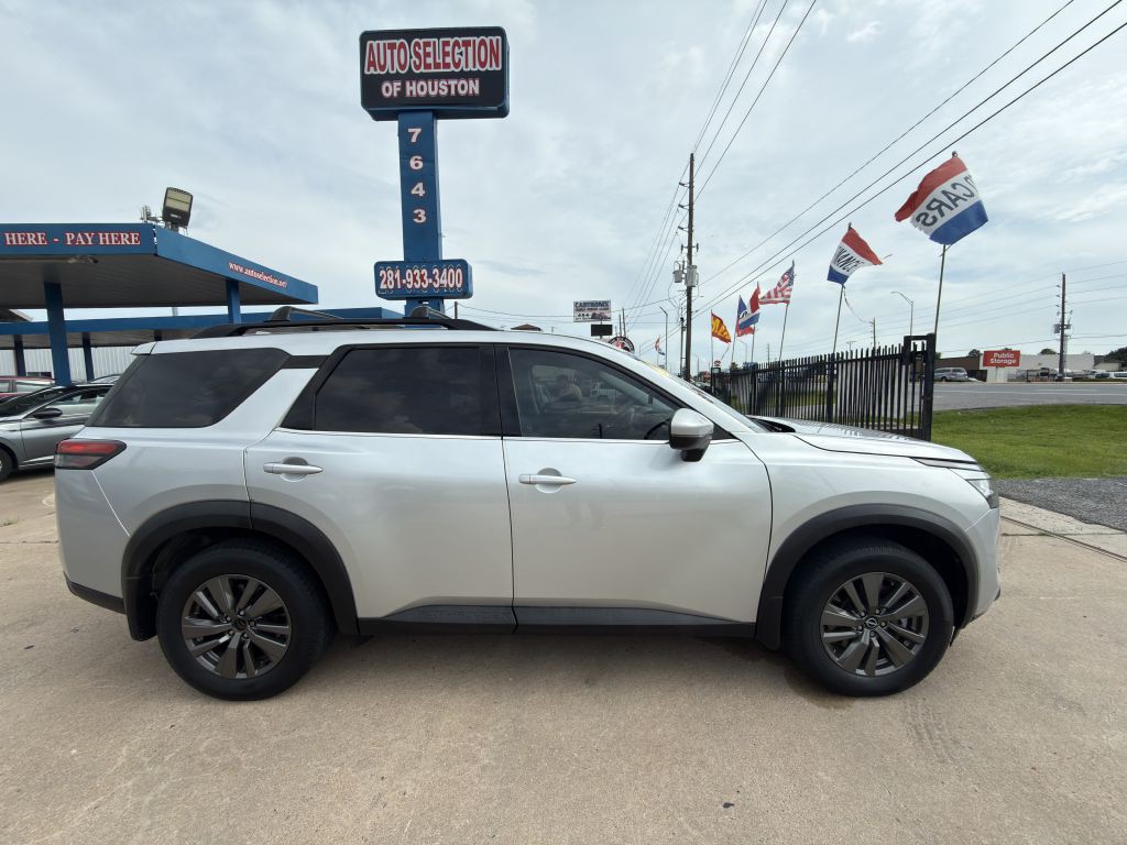 2022 Nissan Pathfinder Image 8