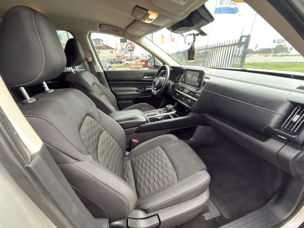 2022 Nissan Pathfinder Image 9