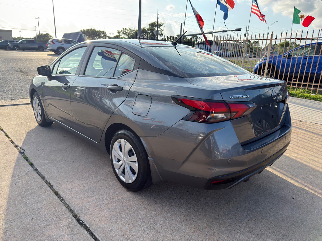 2025 Nissan Versa Image 5