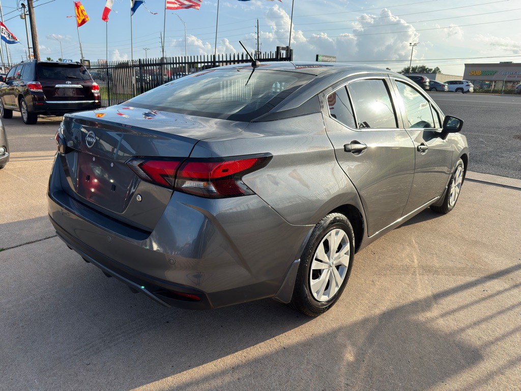 2025 Nissan Versa Image 7