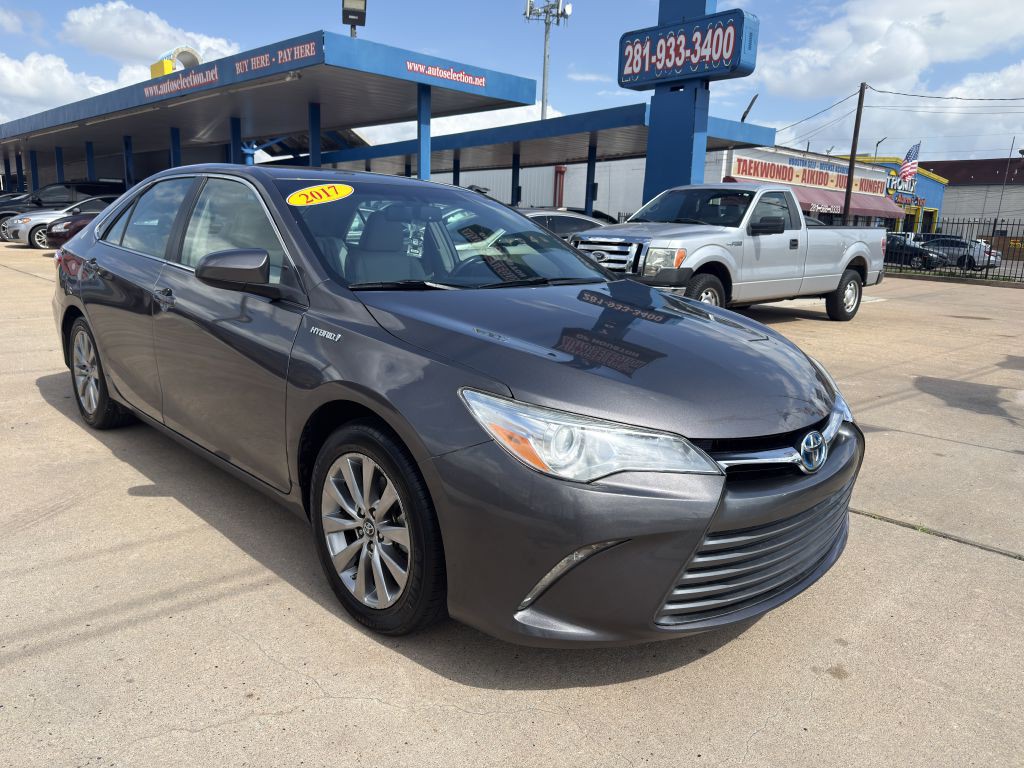 2017 Toyota Camry Image 1