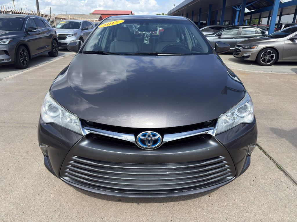 2017 Toyota Camry Image 2