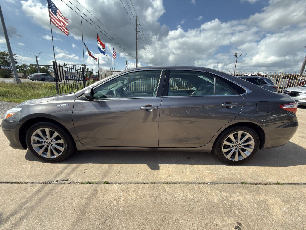 2017 Toyota Camry Image 4