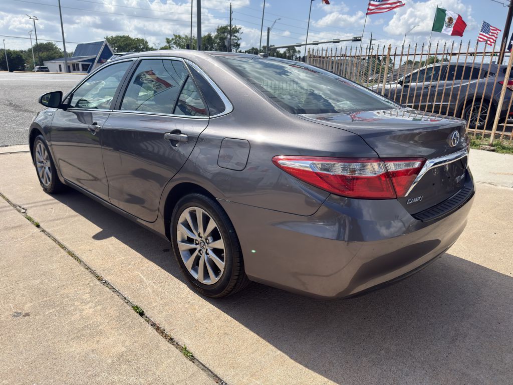2017 Toyota Camry Image 5
