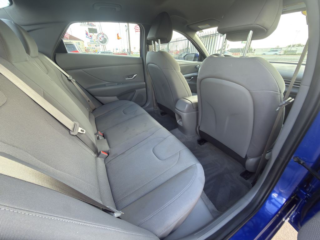 2025 Hyundai Elantra Image 10