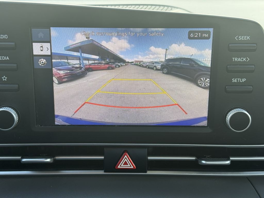 2025 Hyundai Elantra Image 19