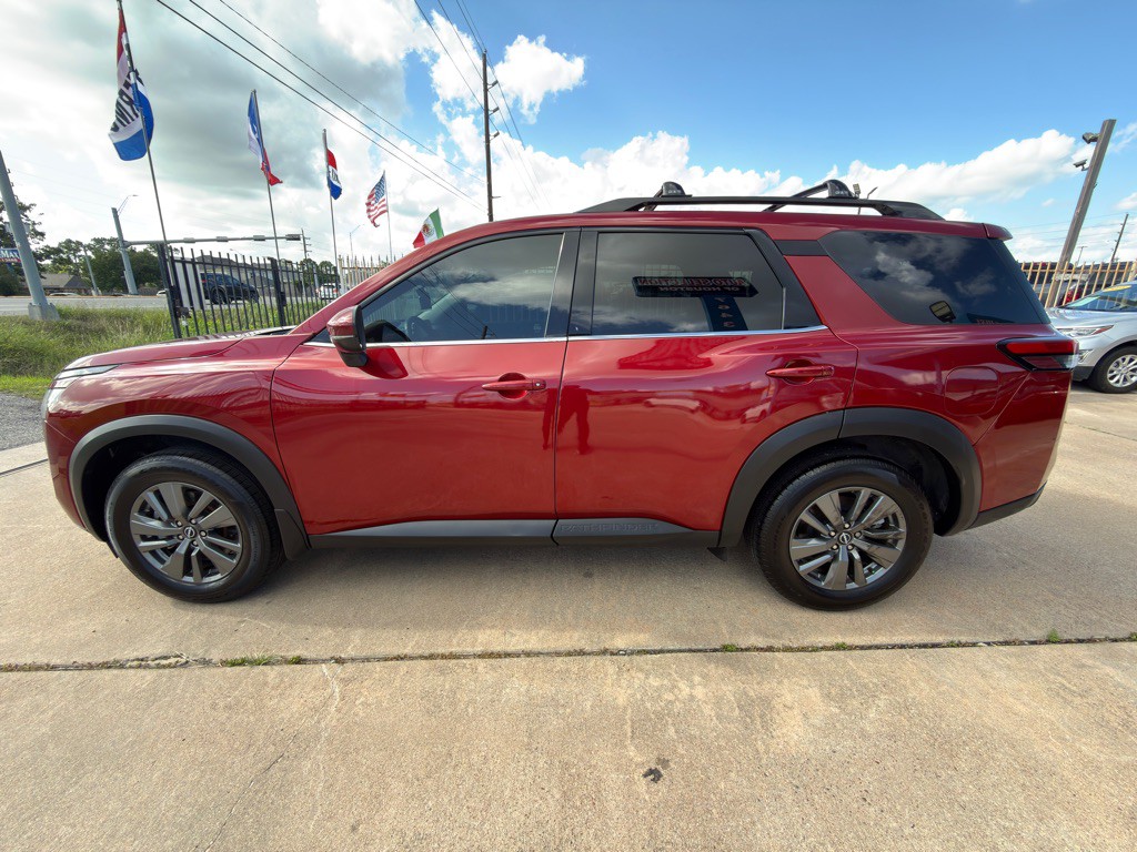 2022 Nissan Pathfinder Image 4