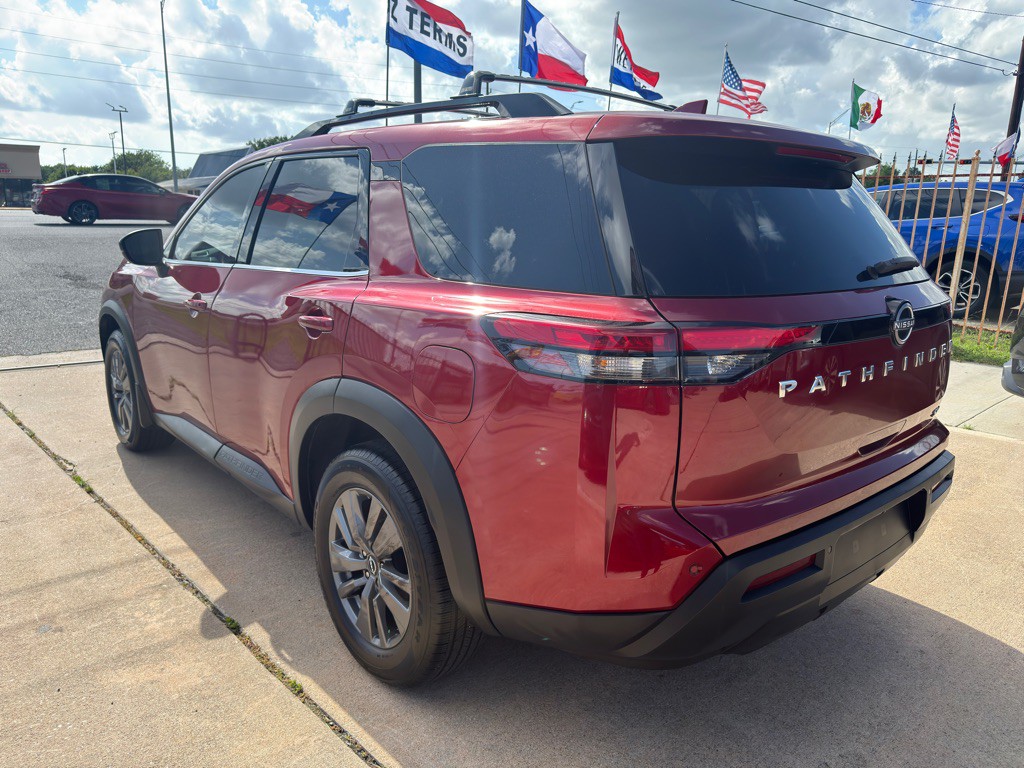 2022 Nissan Pathfinder Image 5