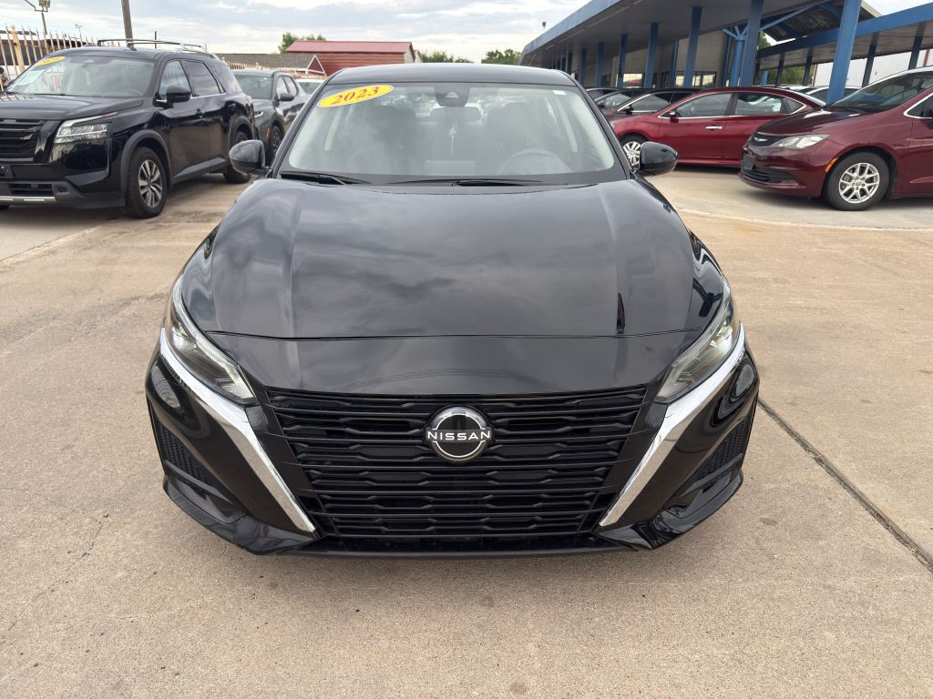 2023 Nissan Altima Image 2
