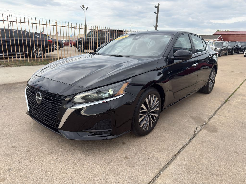 2023 Nissan Altima Image 3