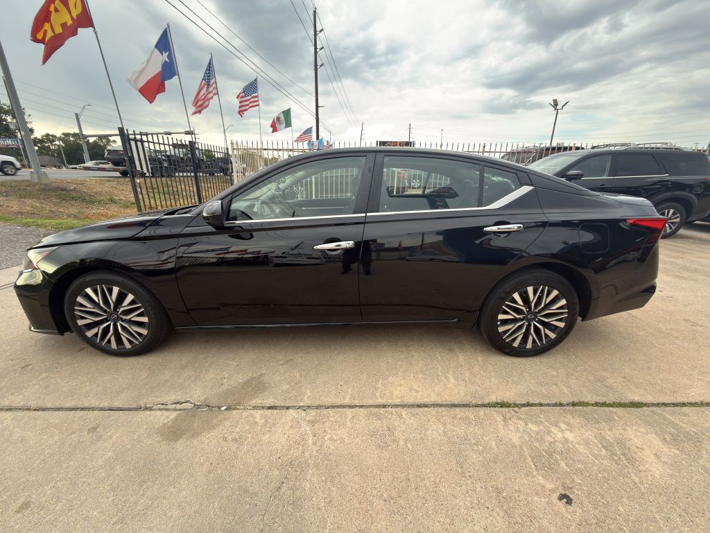 2023 Nissan Altima Image 4