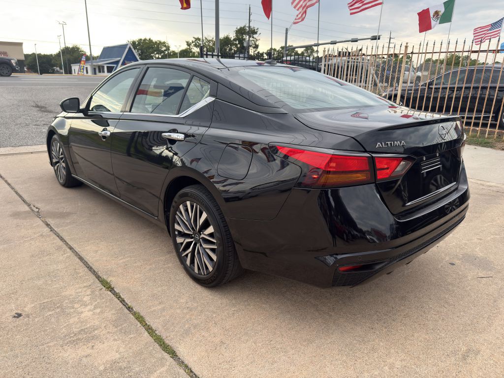 2023 Nissan Altima Image 5