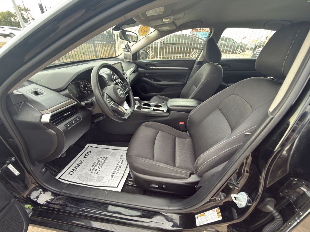 2023 Nissan Altima Image 14