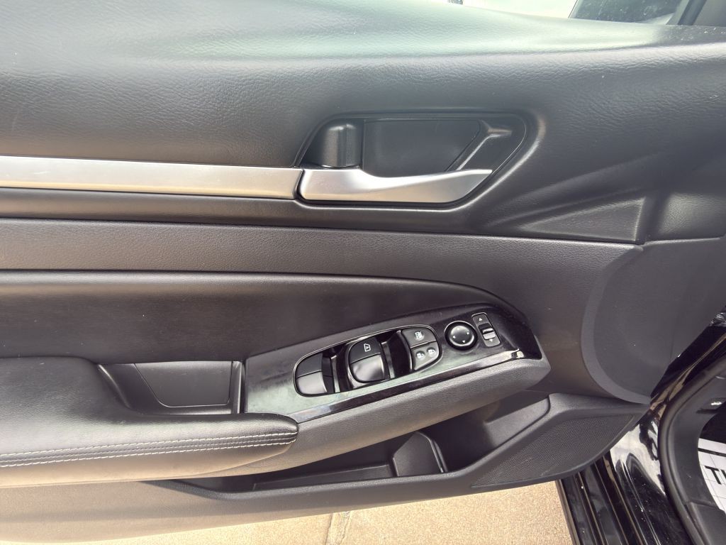 2023 Nissan Altima Image 15