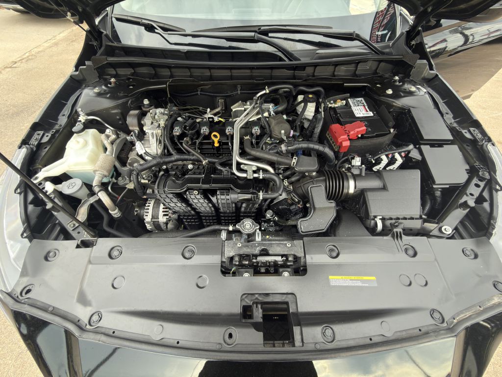2023 Nissan Altima Image 17