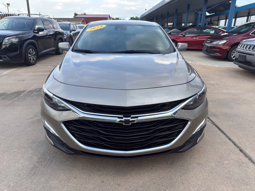 2024 Chevrolet Malibu Image 2