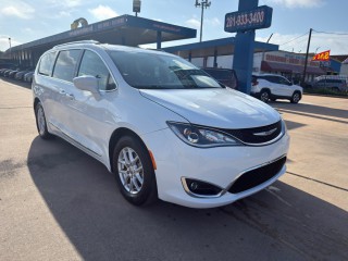 Image for 2020 Chrysler Pacifica Touring L ID: 7630785