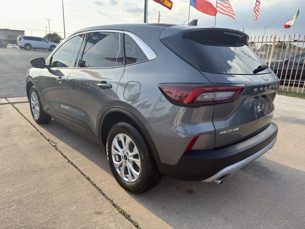 2023 Ford Escape Image 5