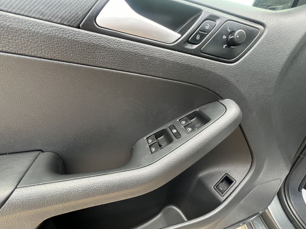 2014 Volkswagen Jetta Image 14