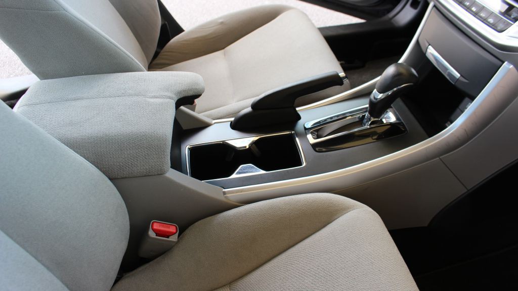 2013 Honda Accord Image 28