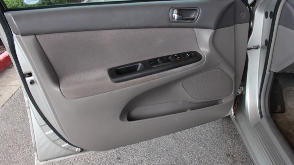 2005 Toyota Camry Image 12