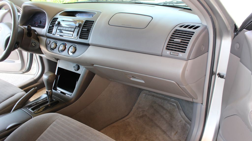 2005 Toyota Camry Image 15
