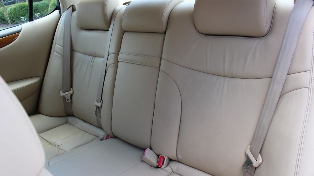 2005 Lexus ES Image 14