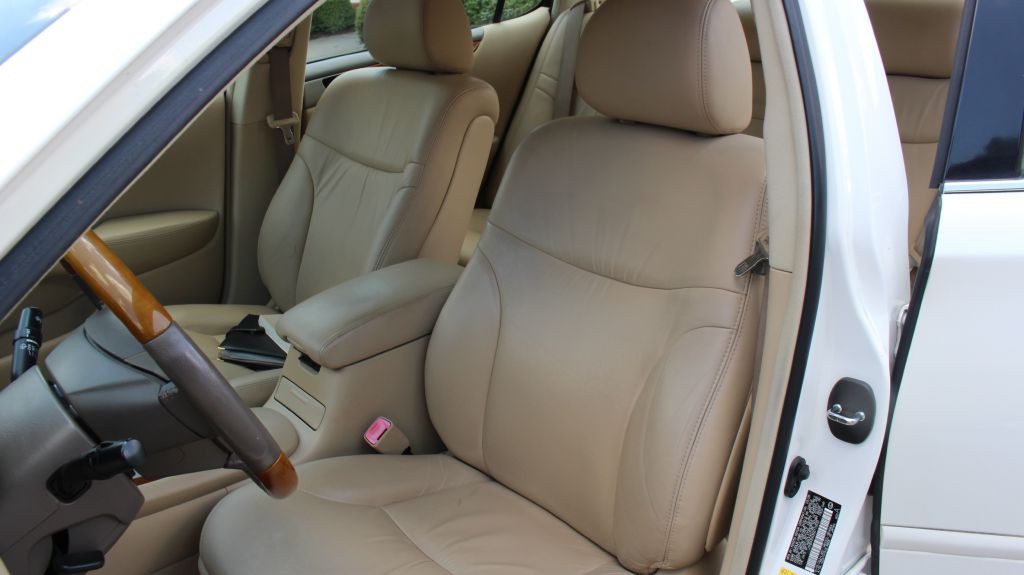 2005 Lexus ES Image 16