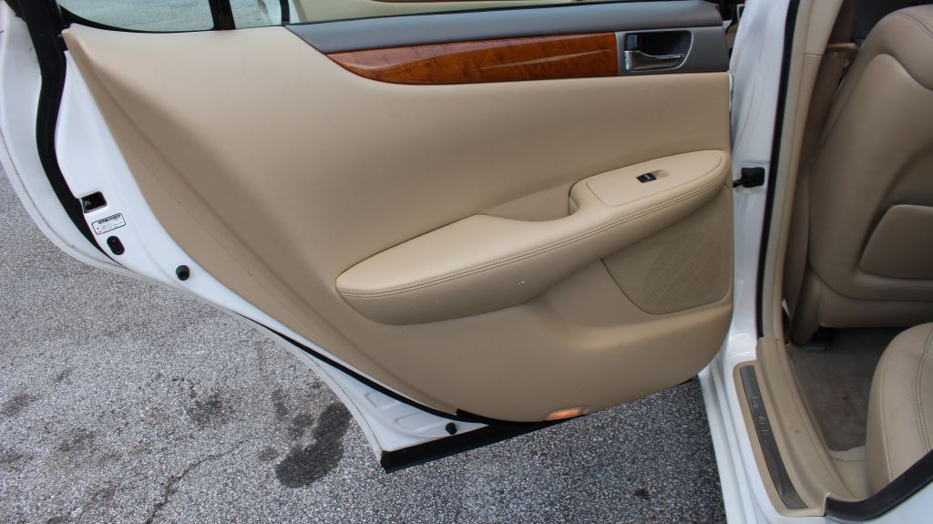 2005 Lexus ES Image 19