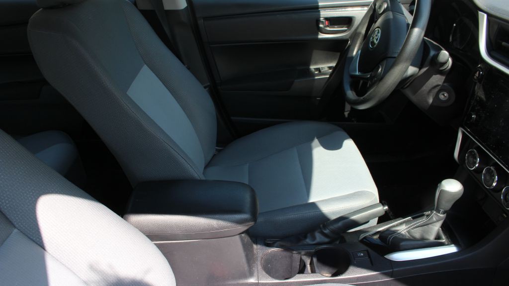 2017 Toyota Corolla Image 17
