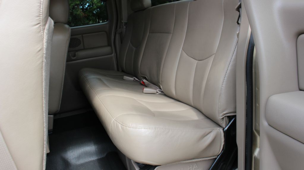 2004 Chevrolet Silverado 1500 Image 11