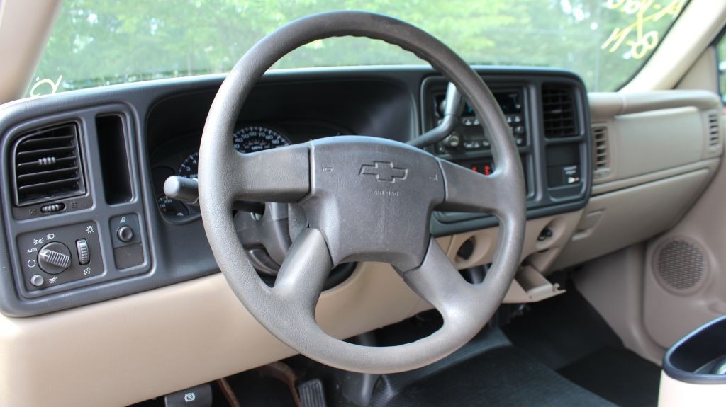 2004 Chevrolet Silverado 1500 Image 12