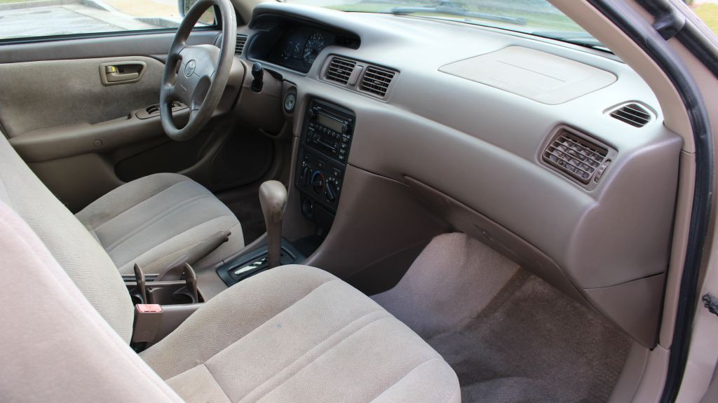 2001 Toyota Camry Image 8