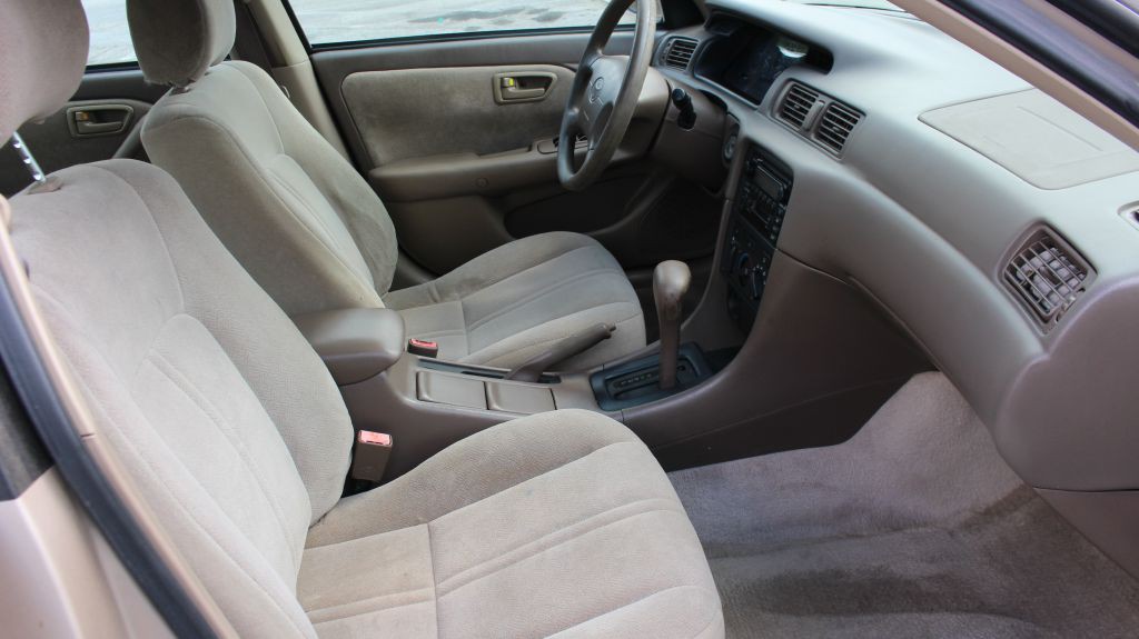 2001 Toyota Camry Image 9