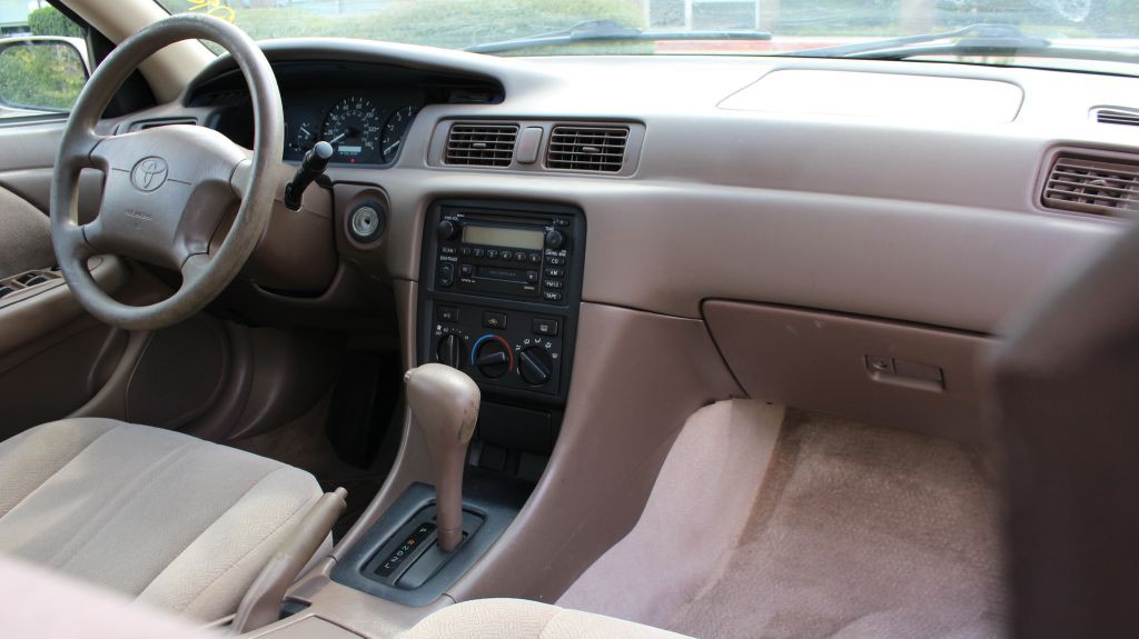 2001 Toyota Camry Image 10