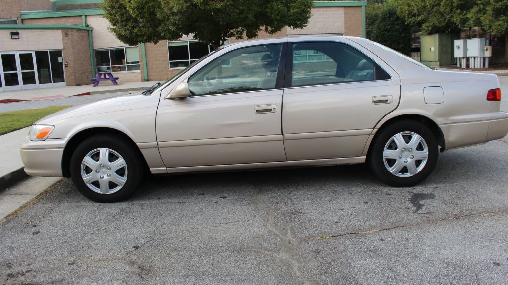 2001 Toyota Camry Image 1