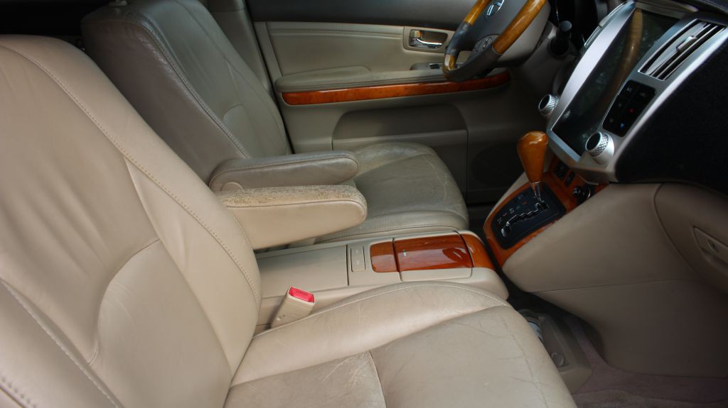 2005 Lexus RX Image 16