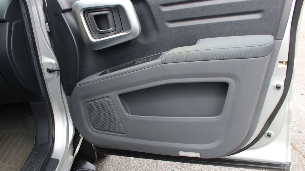 2006 Honda Ridgeline Image 16