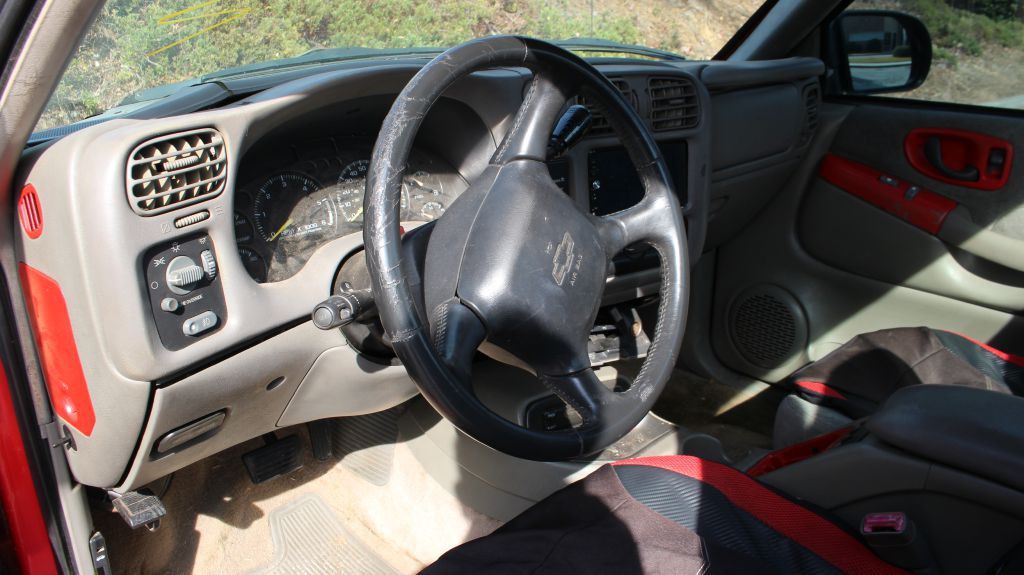 2000 Chevrolet S10 Image 8