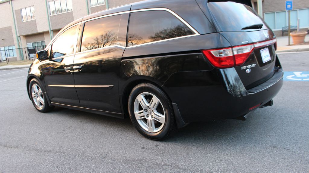 2011 Honda Odyssey Image 3