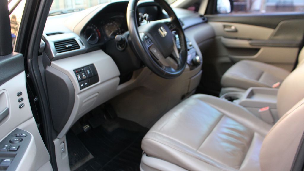 2011 Honda Odyssey Image 12