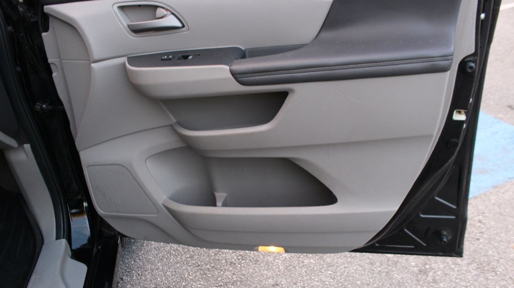 2011 Honda Odyssey Image 29