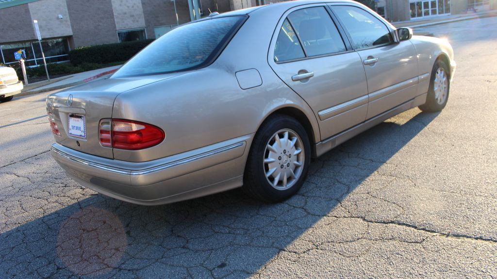 2001 Mercedes-Benz E-Class Image 6