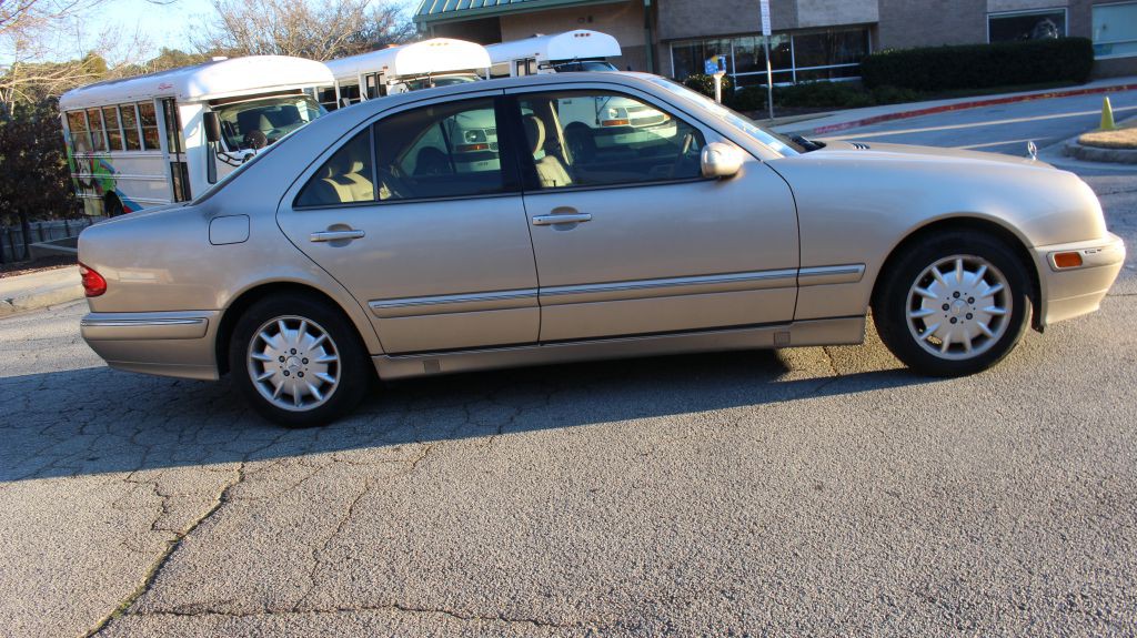 2001 Mercedes-Benz E-Class Image 7