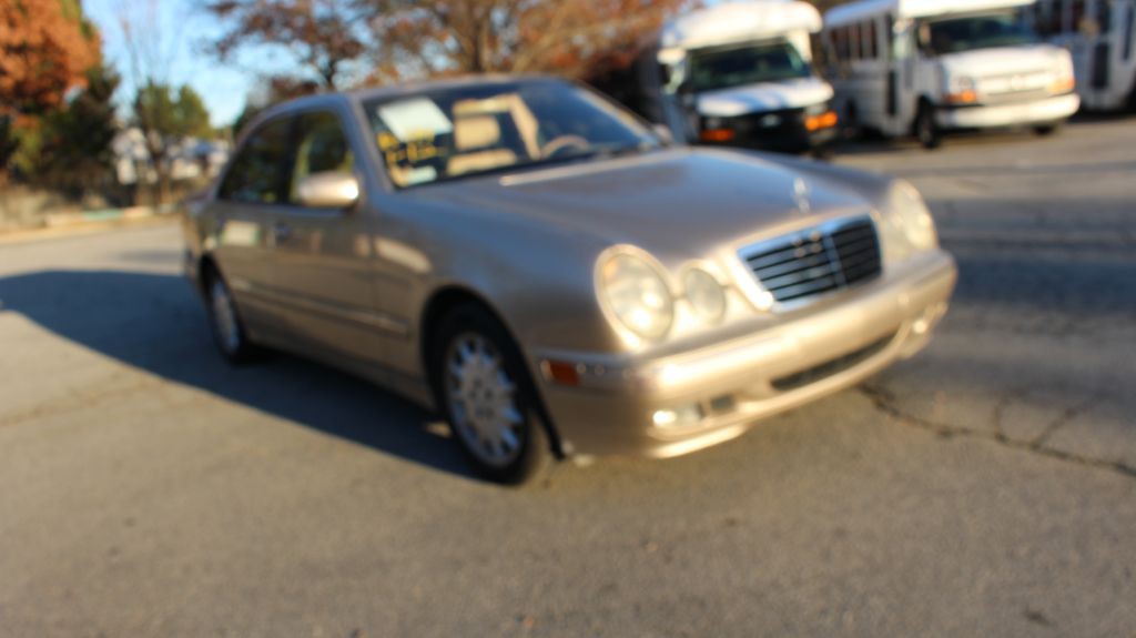 2001 Mercedes-Benz E-Class Image 9