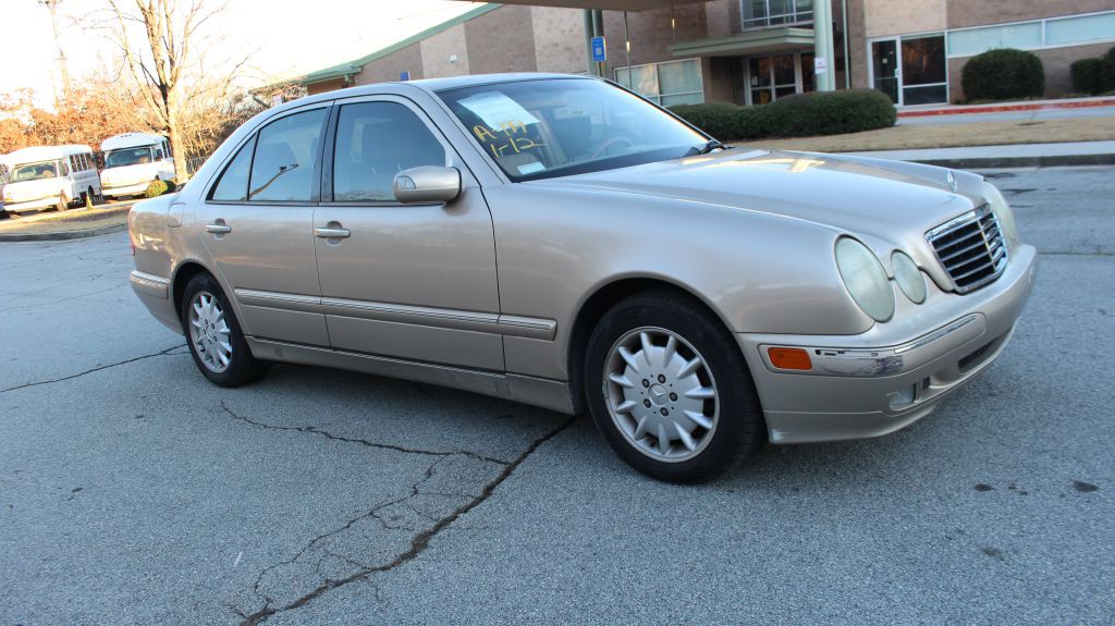 2001 Mercedes-Benz E-Class Image 13