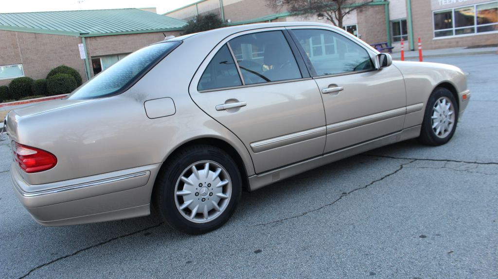 2001 Mercedes-Benz E-Class Image 15